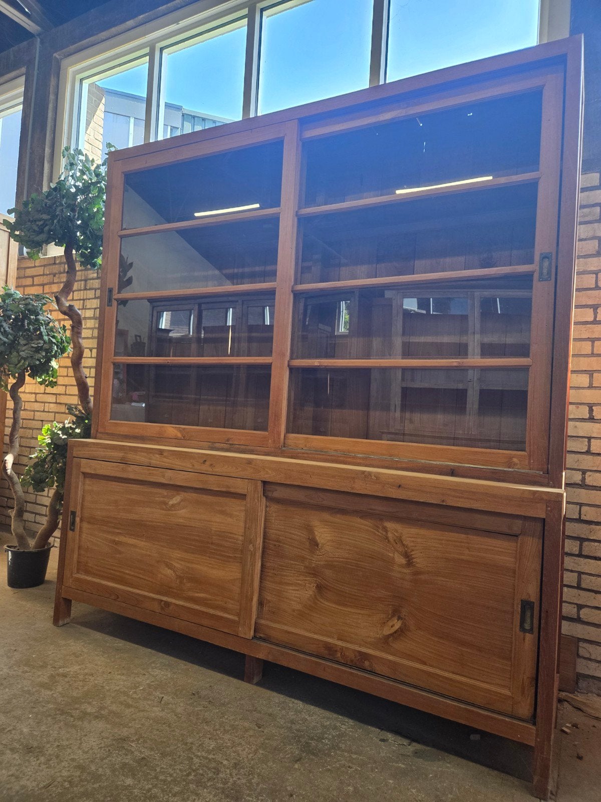 prachtige schoolkast ~ vitrinekast ~ boekenkast ~ wandkast, Ophalen, Met deur(en), 200 cm of meer, Glas