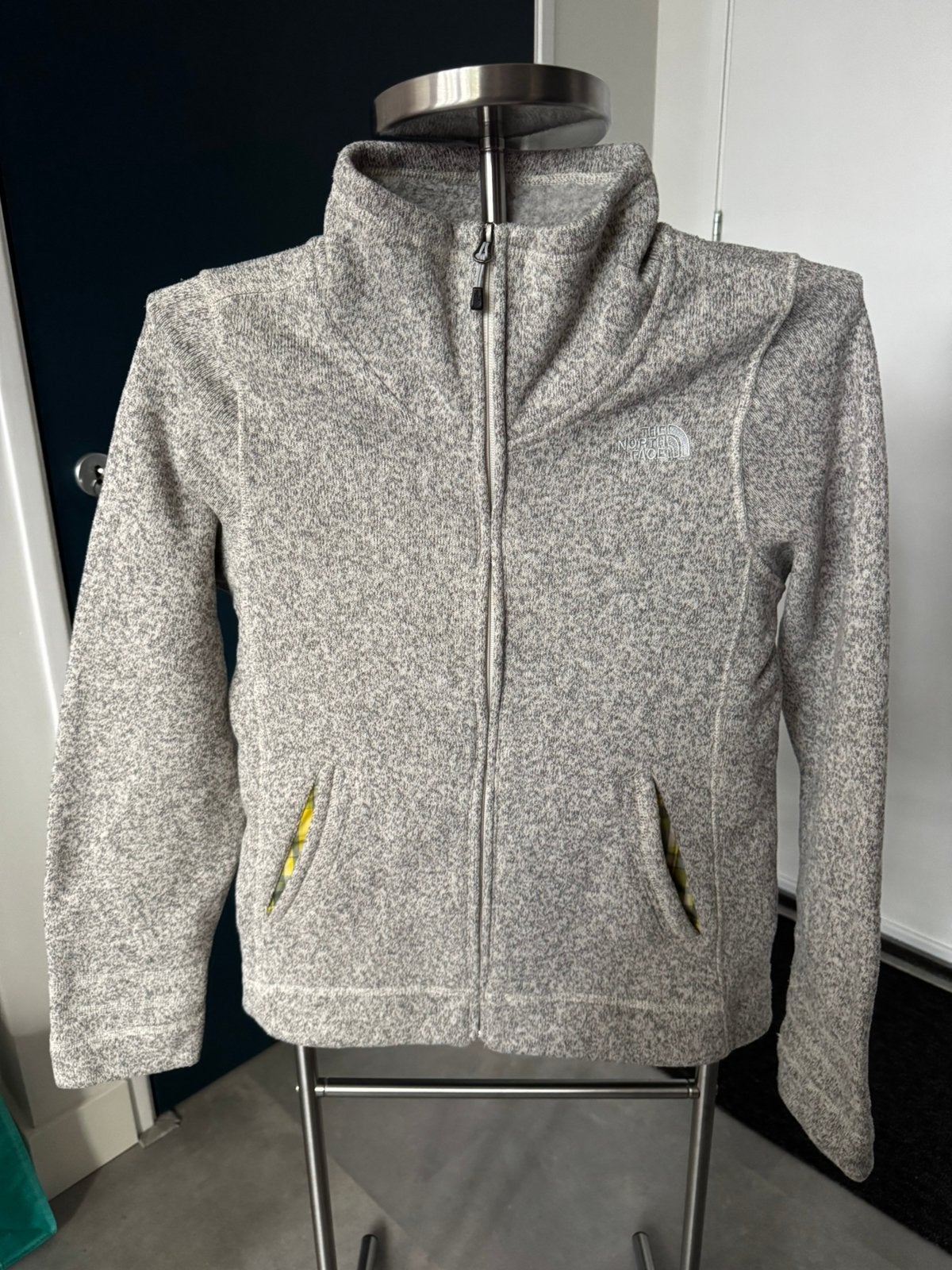 Fleece Jacket by the North Face, Ophalen of Verzenden, Zo goed als nieuw, Maat 38/40 (M), Grijs