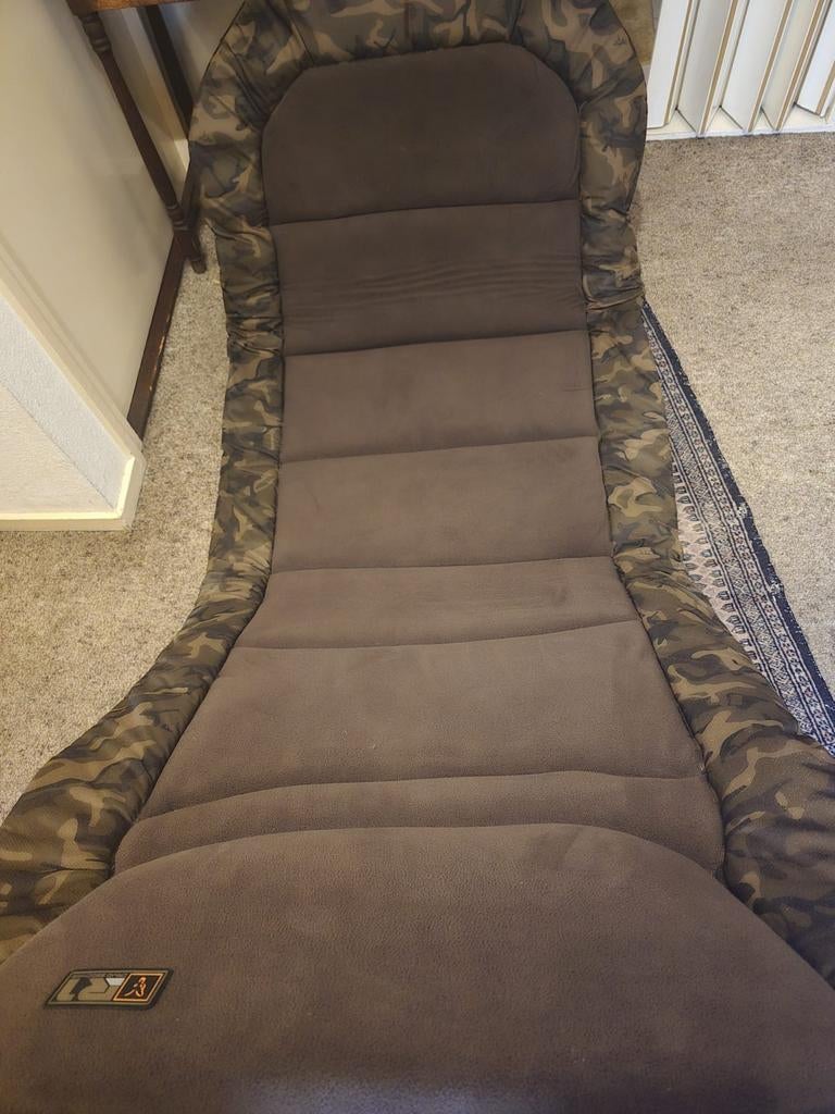 Unne fox r1 camo bedchair, Watersport en Boten, Hengelsport | Karpervissen, Ophalen, Gebruikt