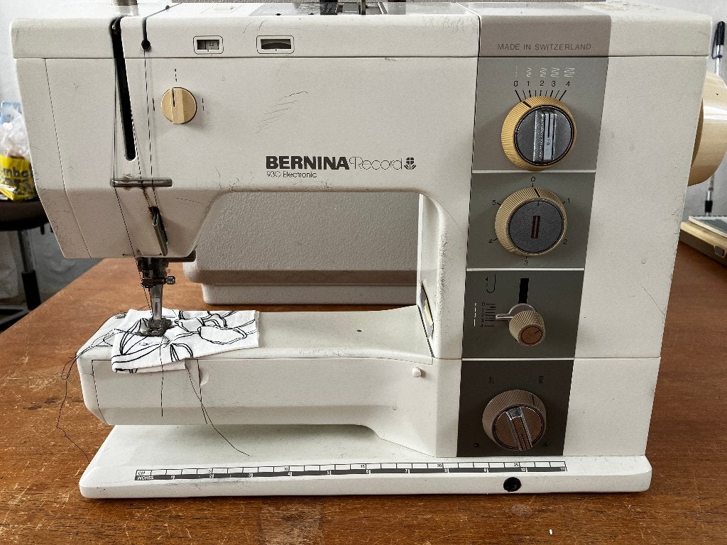 Bernina 930 - lockmachine, Ophalen, Gebruikt, Lockmachine, Bernina
