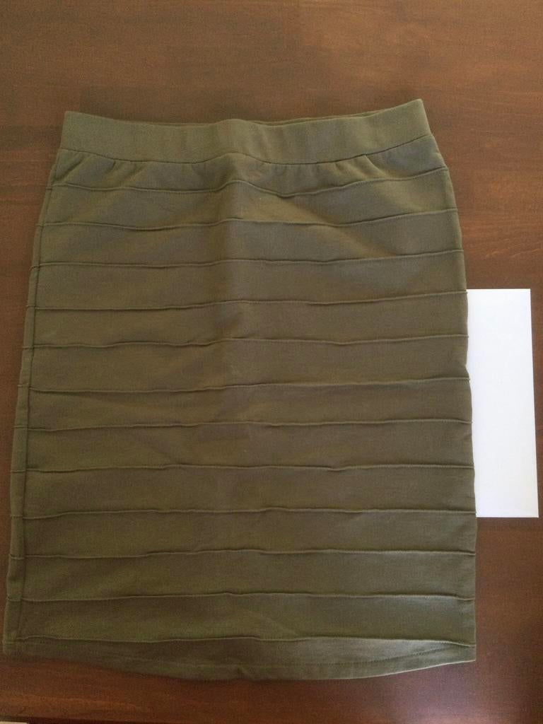 Mooi olijfgroene rok Pescara maat M, Kleding | Dames, Rokken, Maat 38/40 (M), Zwart, Ophalen of Verzenden, Zo goed als nieuw