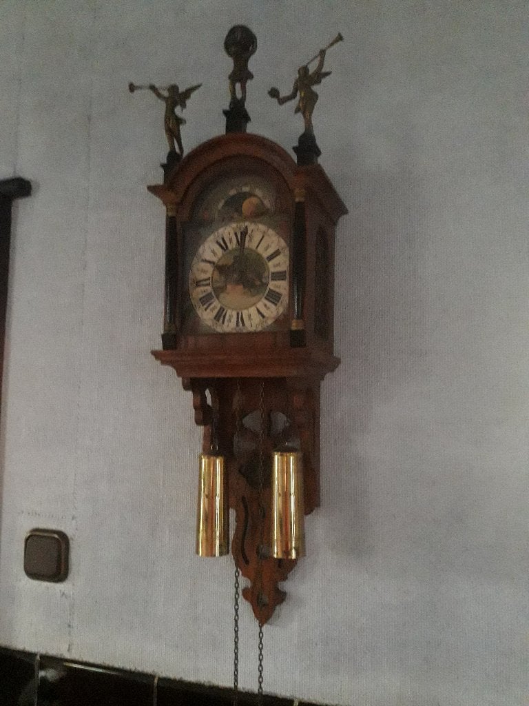 tk friese staartklok met maanaanduiding, Antiek en Kunst, Ophalen of Verzenden