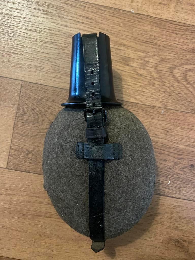 Duitse Wehrmacht veldfles 1942 bakelieten beker, Ophalen of Verzenden, Duitsland