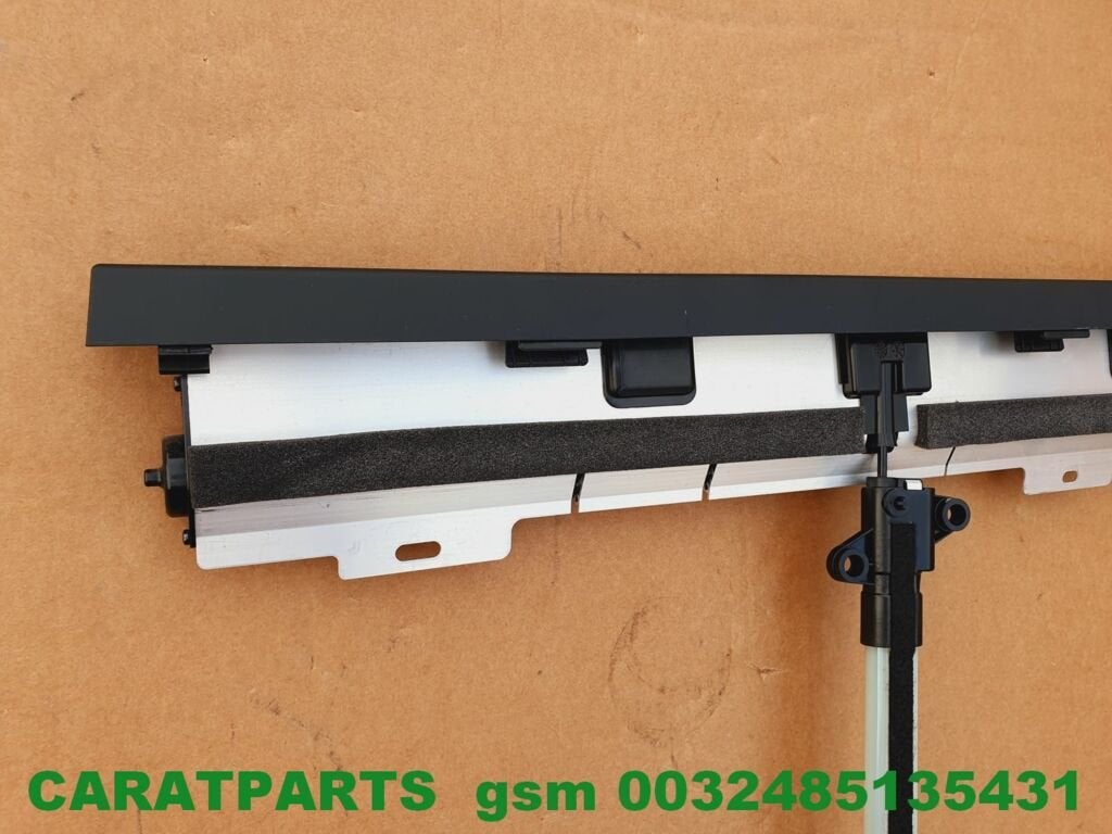 4n0861963 4n0861333a a8 rolgordijn a8 zon rollo S8 zonwering, Auto-onderdelen, Info@fabrikant.eu, Fabrikantstraat 1
1000 AA  Amsterdam, NL