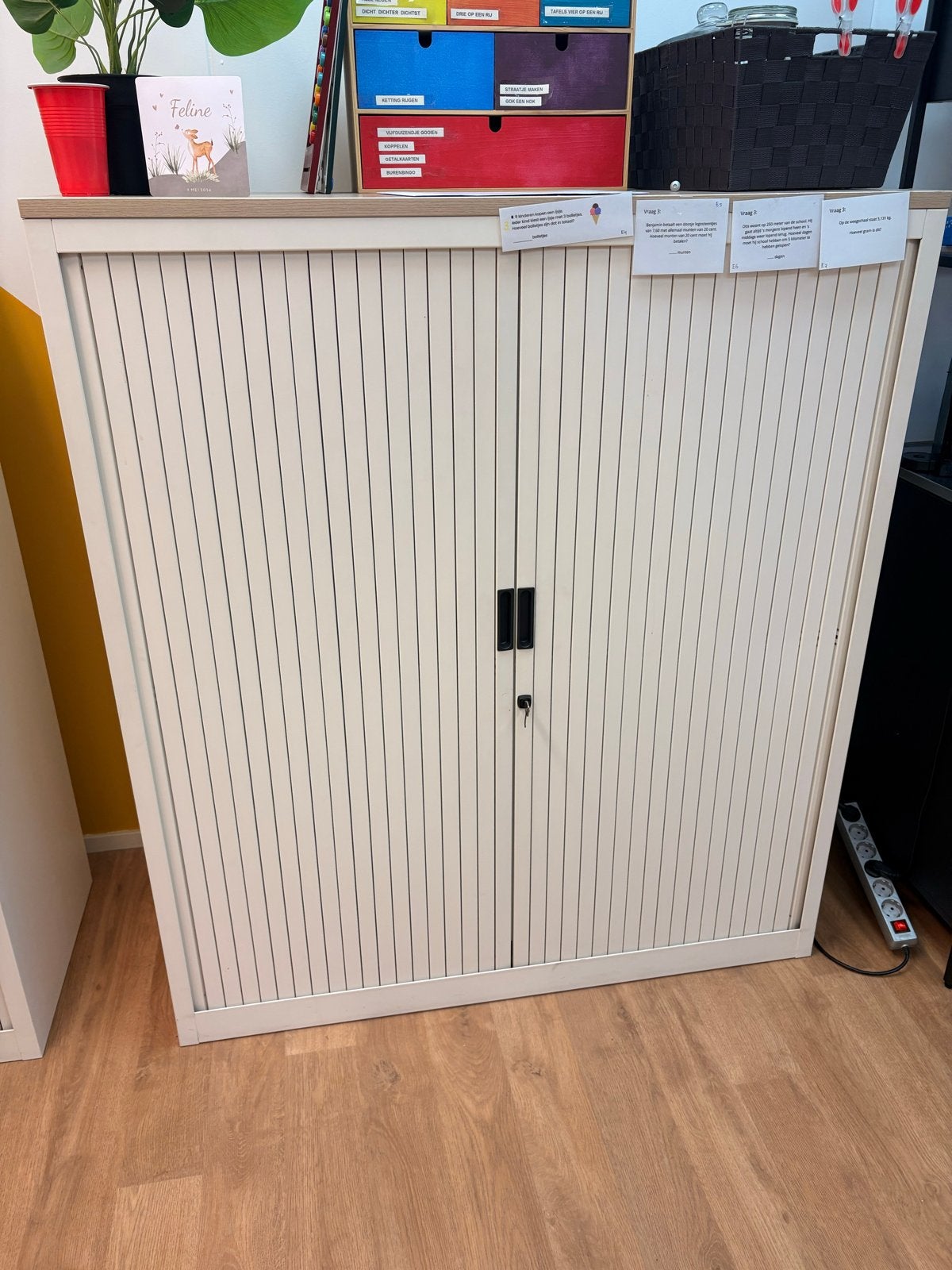 Kast 150 hoog met roldeuren, Ophalen, Gebruikt