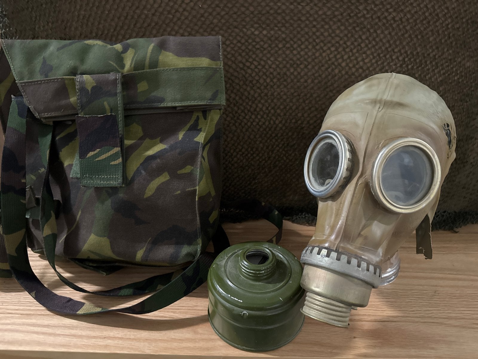 Vintage Gasmasker met Camouflage Tas en Filter, Ophalen of Verzenden, Overige soorten, Overige gebieden, Overige typen