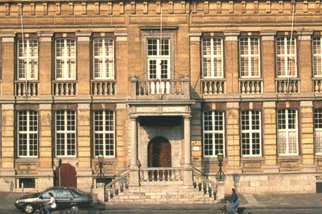 993255 Roermond 80+ Limburg Stadhuis Gelopen met postzege, Ophalen of Verzenden, 1980 tot heden, Gelopen, Limburg