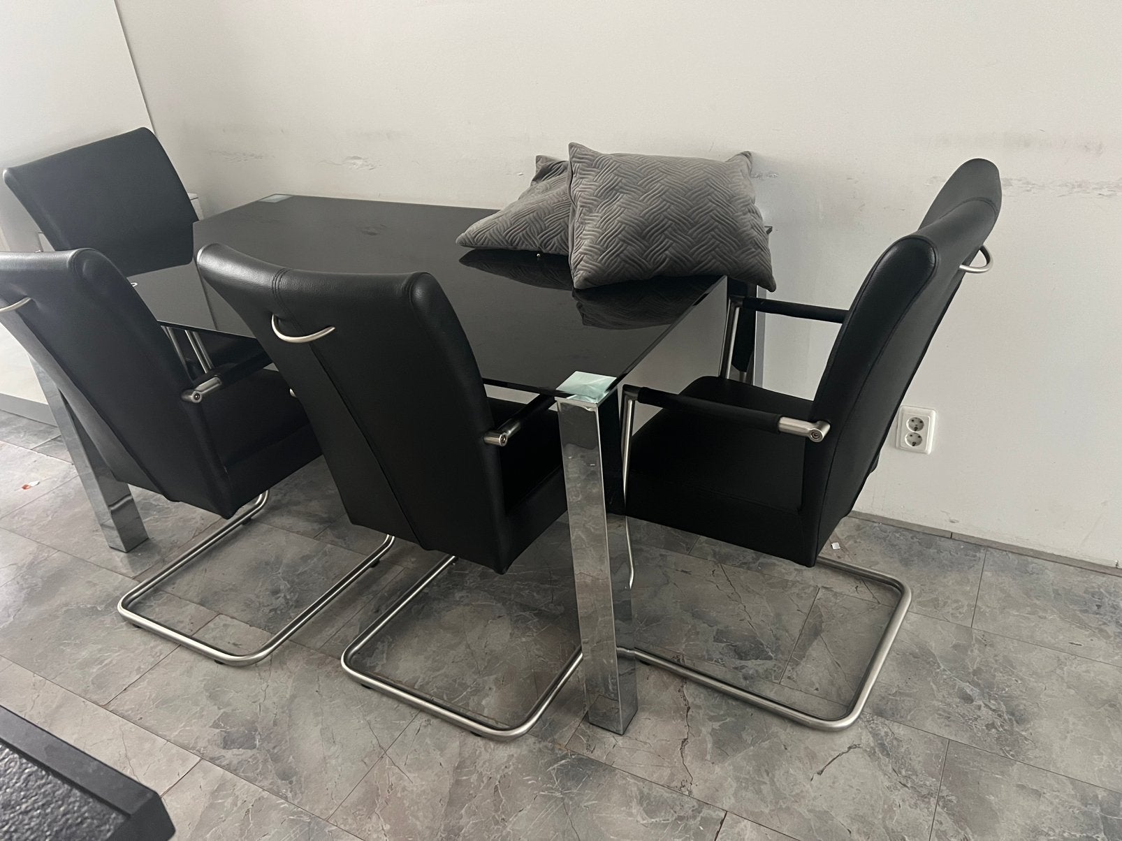 Gratis ophalen Salon tafel en eettafel, Ophalen, Gebruikt, Zwart, Overige materialen