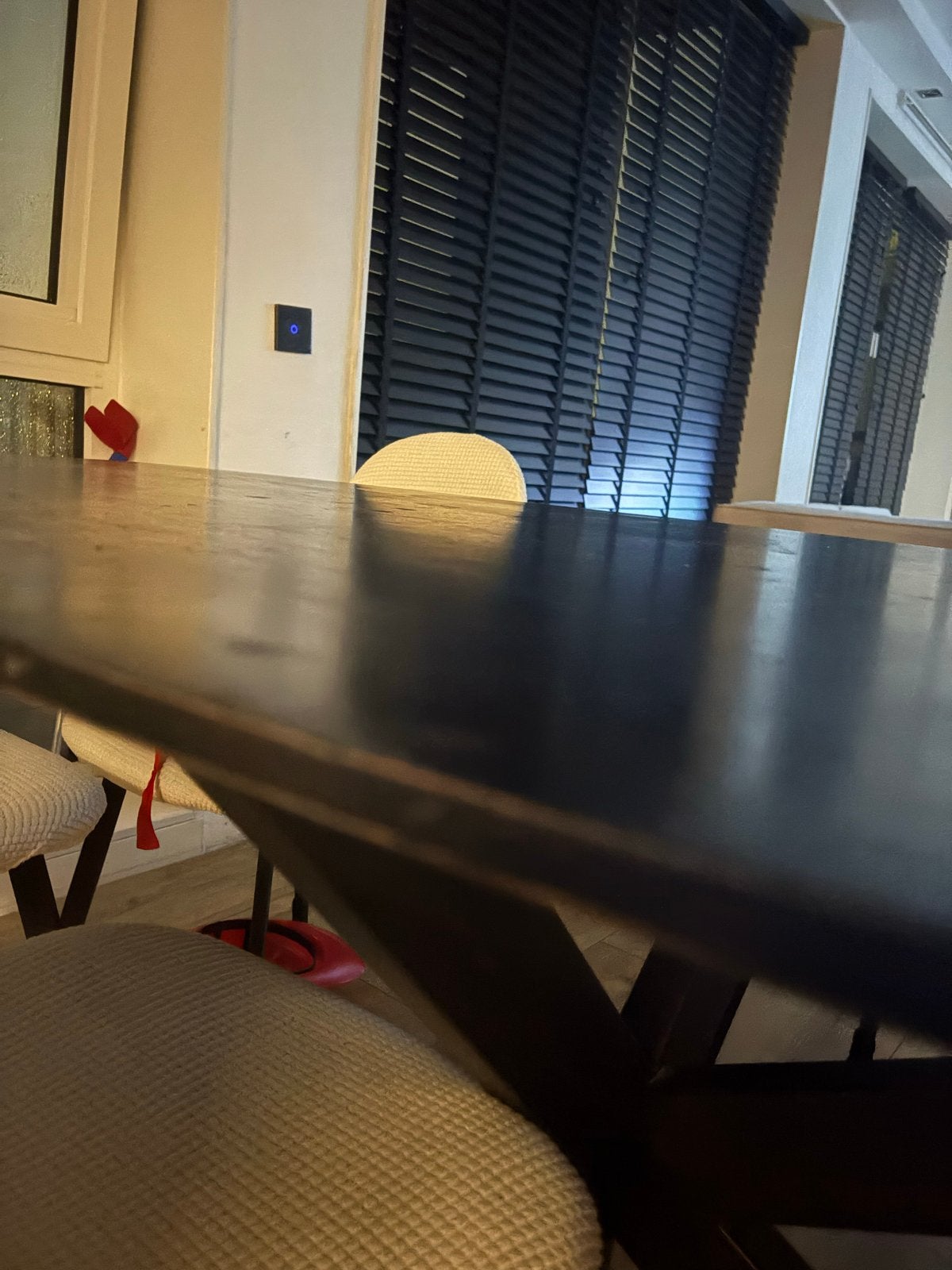 Ovaal eettafel met metalen onderstel, Huis en Inrichting, Tafels | Eettafels, Ophalen, Gebruikt, 150 tot 200 cm, Rond