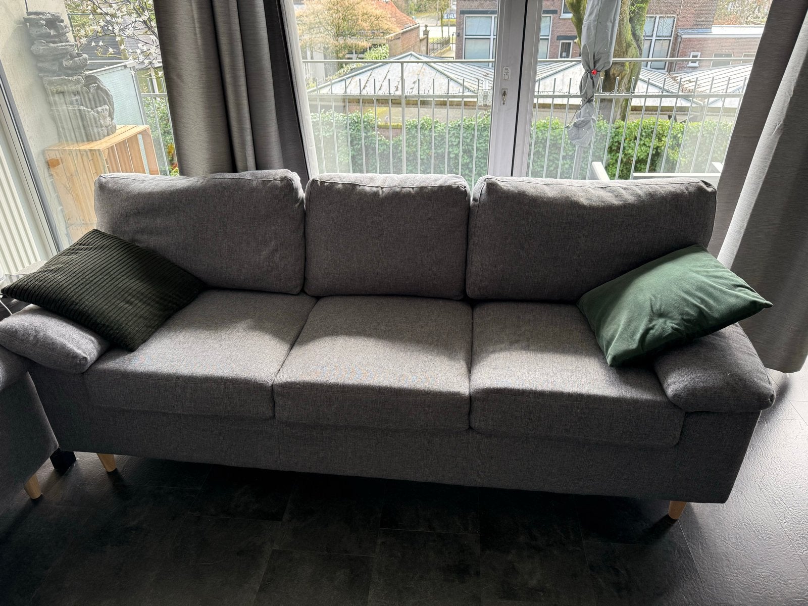 2x 3-zitsbank grijs, Ophalen, Driepersoons, 75 tot 100 cm, Zo goed als nieuw