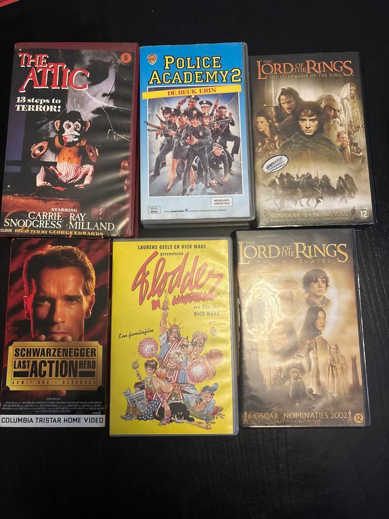 VHS banden: The Lord of the Rings, Police Academy, Flodder, Cd's en Dvd's, Vanaf 12 jaar, Ophalen, Gebruikt, Overige genres