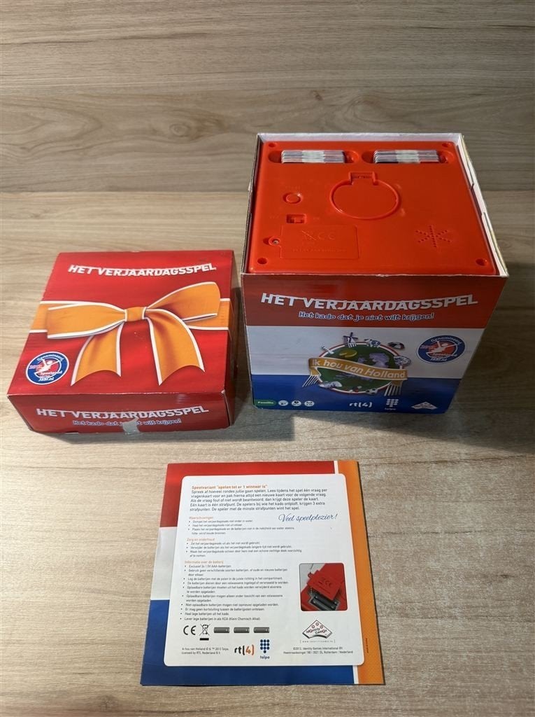 Ik hou van holland het verjaardagsspel - S7125, Hobby en Vrije tijd, Gezelschapsspellen | Bordspellen, Verzenden, Zo goed als nieuw