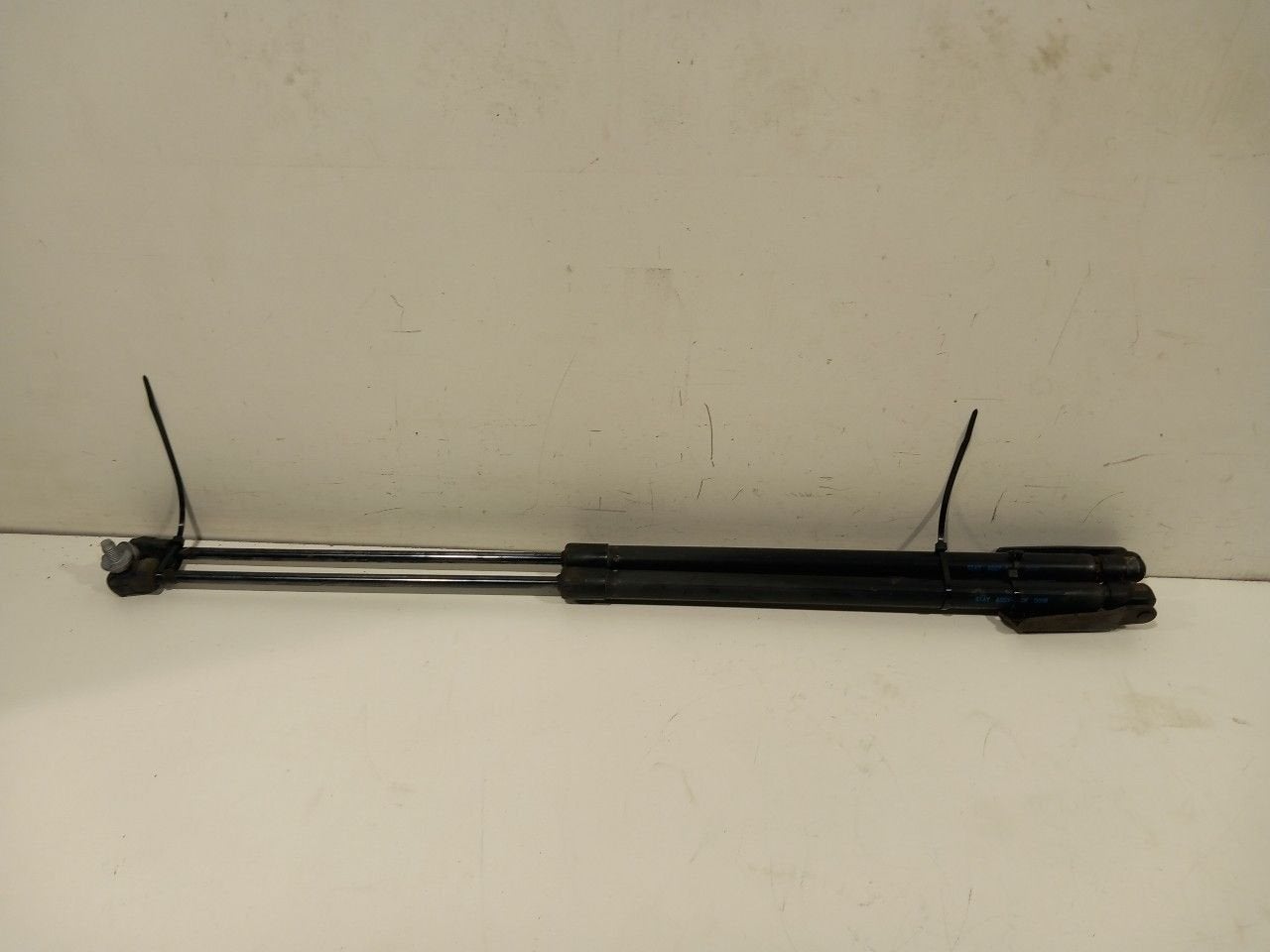 Gasdrukveerset achter Nissan Note, Auto-onderdelen, Onderdelen@venauto.nl, Van der Ven Autorecycling B.V., Gebruikt, Ettenseweg 76, 4706 PB Roosendaal, The Netherlands