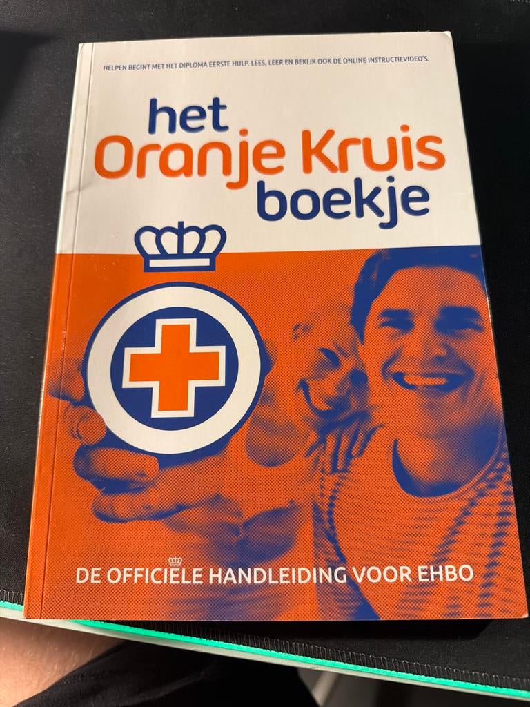 Het Oranje Kruis boekje - EHBO handleiding, Boeken, Gezondheid, Dieet en Voeding, Zo goed als nieuw, Gezondheid en Conditie, Ophalen of Verzenden