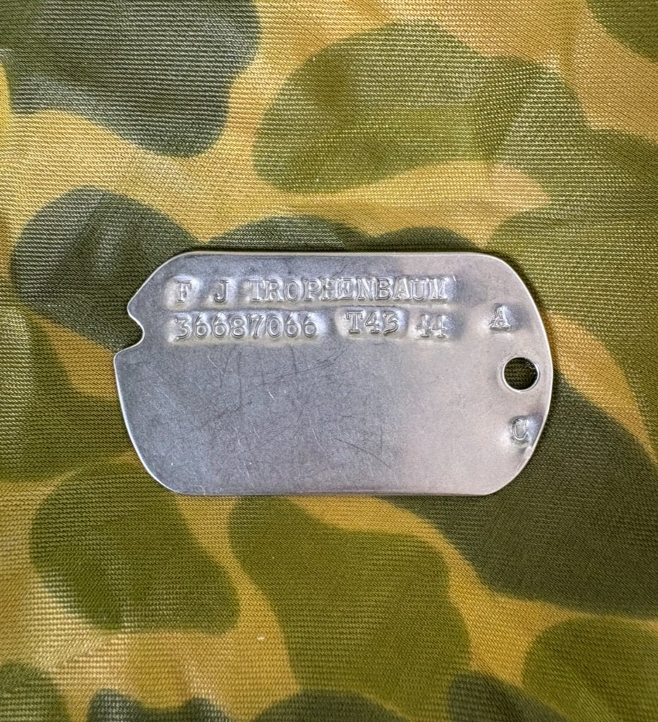 Tweede wereldoorlog US Dogtag F J Trophenbauw, Verzamelen, Militaria | Tweede Wereldoorlog, Ophalen of Verzenden, Landmacht, Amerika
