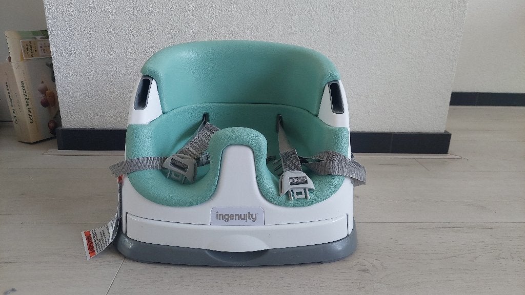 Ingenuity Baby Base 2-in-1 Stoelverhoger + Eetblad, Ophalen, Zo goed als nieuw, Overige typen, Gordel(s)