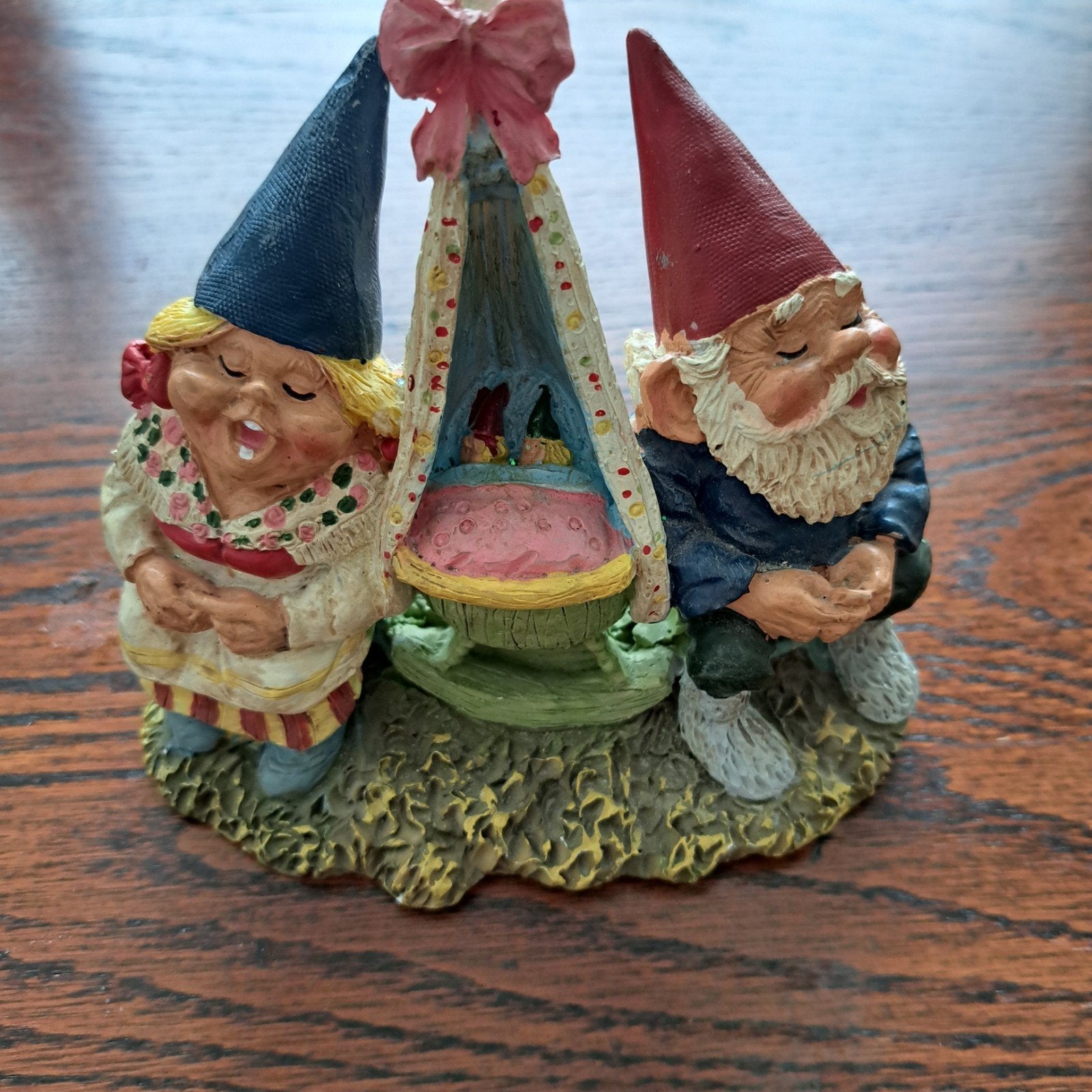 Schattig kabouter stel met baby wiegje -  11cm, Verzamelen, Ophalen of Verzenden, Gebruikt, Fantasy