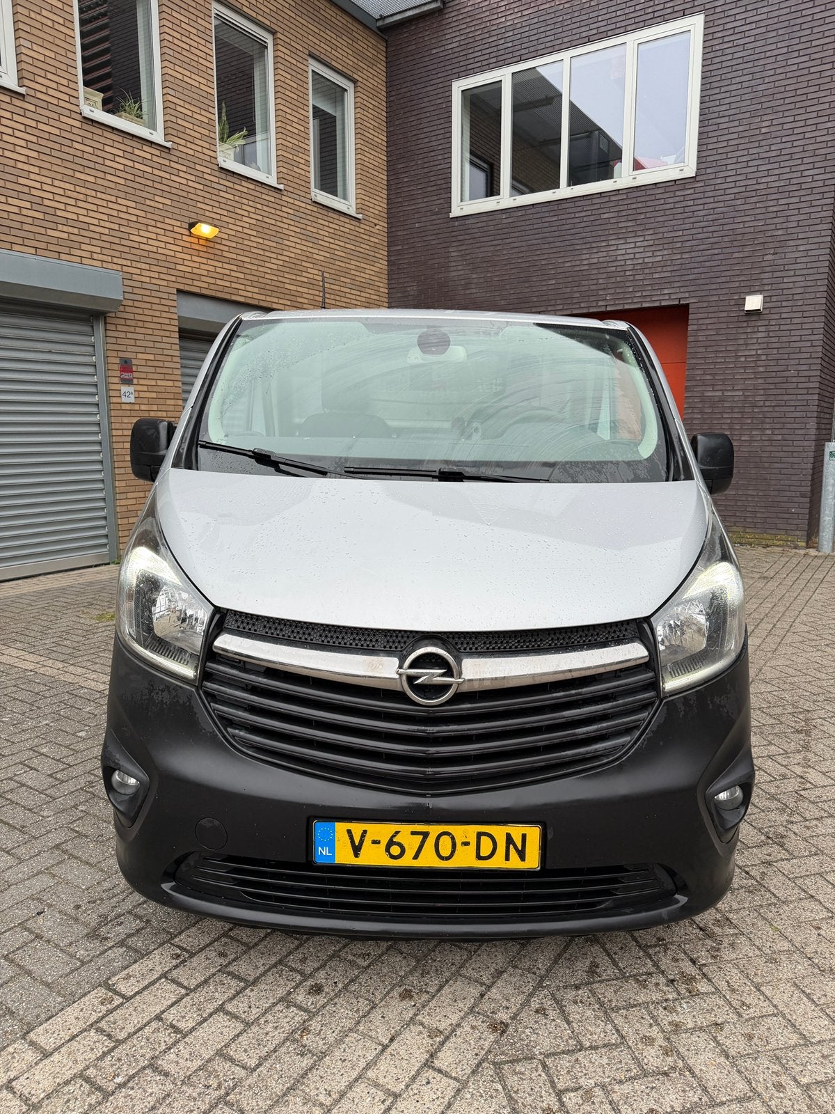 Opel Vivaro 1.6D 92KW 2017 EURO 6, 4 cilinders, Origineel Nederlands, 2 stoelen, 17 km/l
