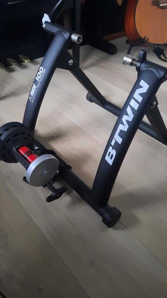 B'Twin In'Ride 100 Fietstrainer, Overige typen, Staal, Ophalen of Verzenden, Zo goed als nieuw