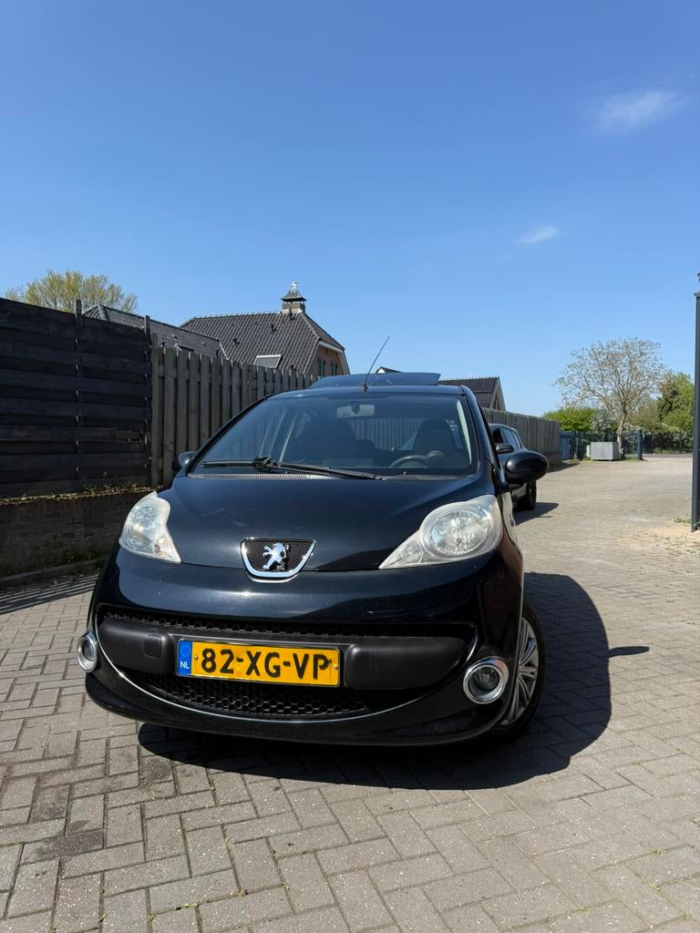 Peugeot 107 1.0 Filou 5-deurs Automaat | Airco | NAP | DAK |, Auto's, Peugeot, 4 stoelen, Origineel Nederlands, Bedrijf, 815 kg