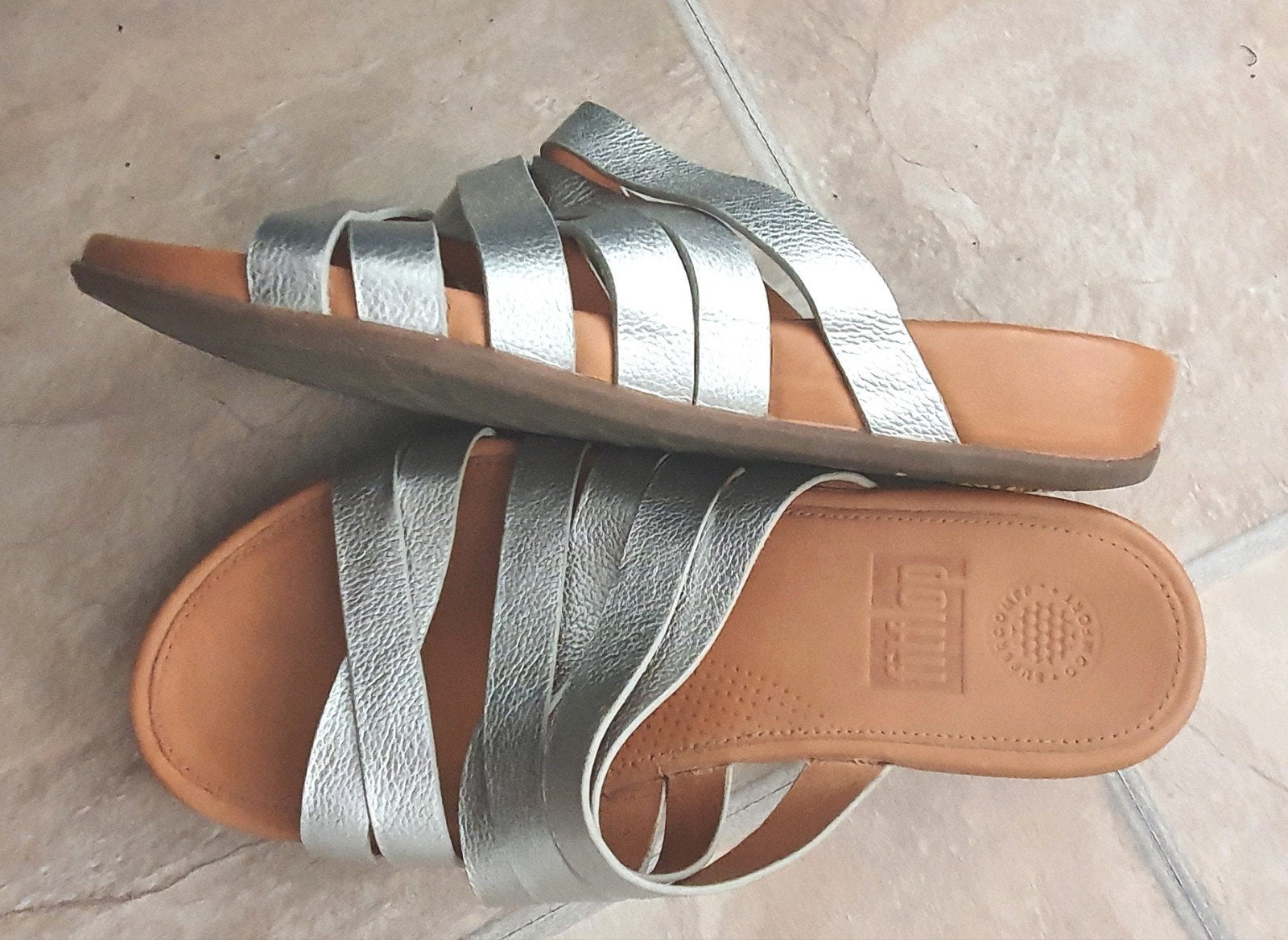 FitFlop sandalen zilver maat 38, Slippers, Ophalen of Verzenden, Zo goed als nieuw, Fitflop