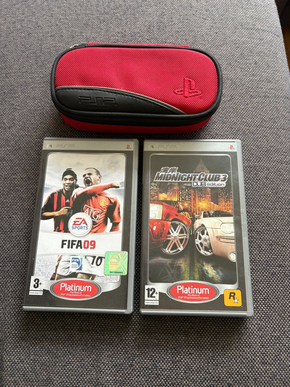 PSP hoesje met 2 spellen, Spelcomputers en Games, Games | Sony PlayStation Portable, 1 speler, Ophalen of Verzenden, Zo goed als nieuw