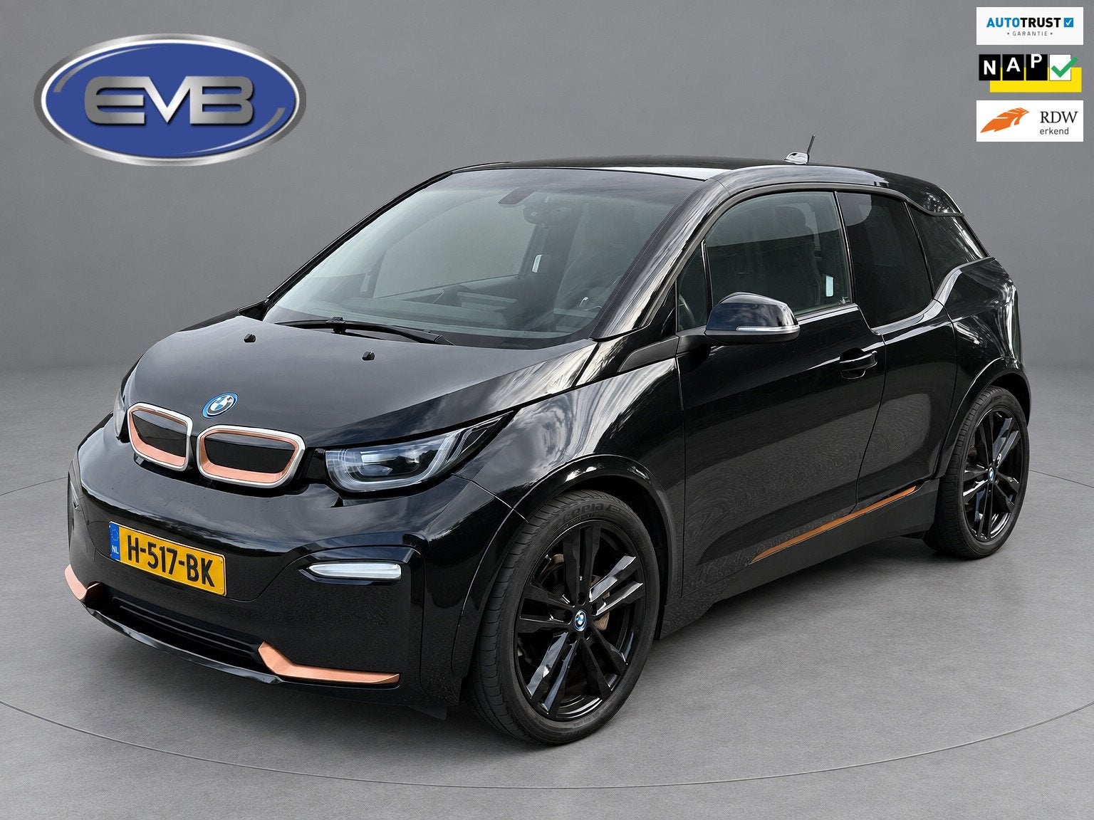 BMW I3 S 120Ah 42 kWh RoadStyle Edition, warmtepomp, harman/, Automaat, Achterwielaandrijving, 4 stoelen, Zwart