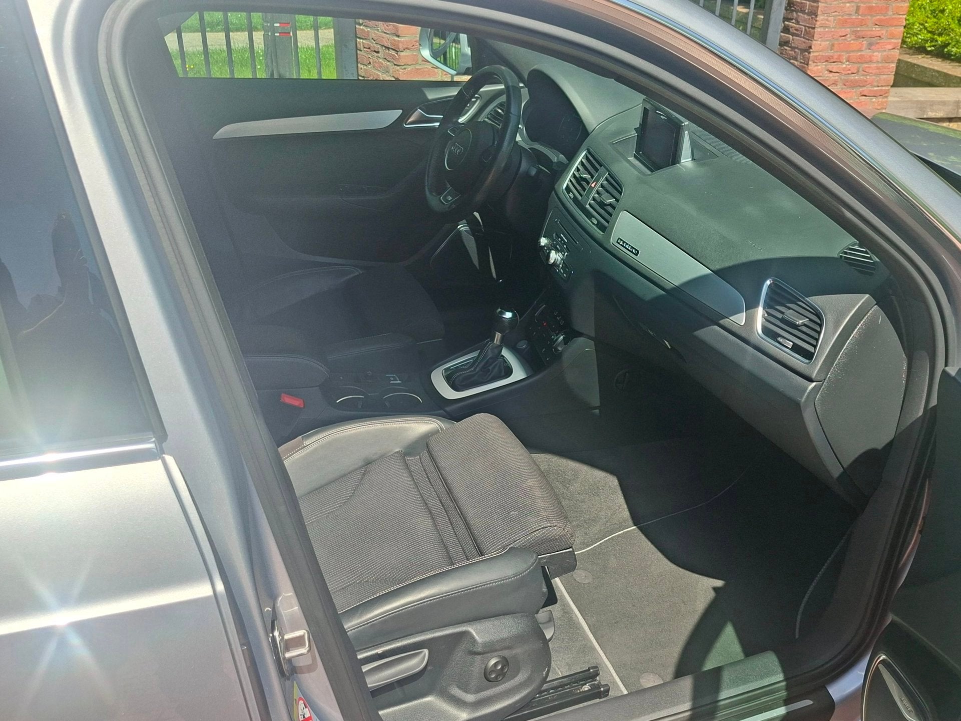 Foto 17 van Audi Q3 2.0 TFSI quattro S-Line Trekhaak Camera Side Assist