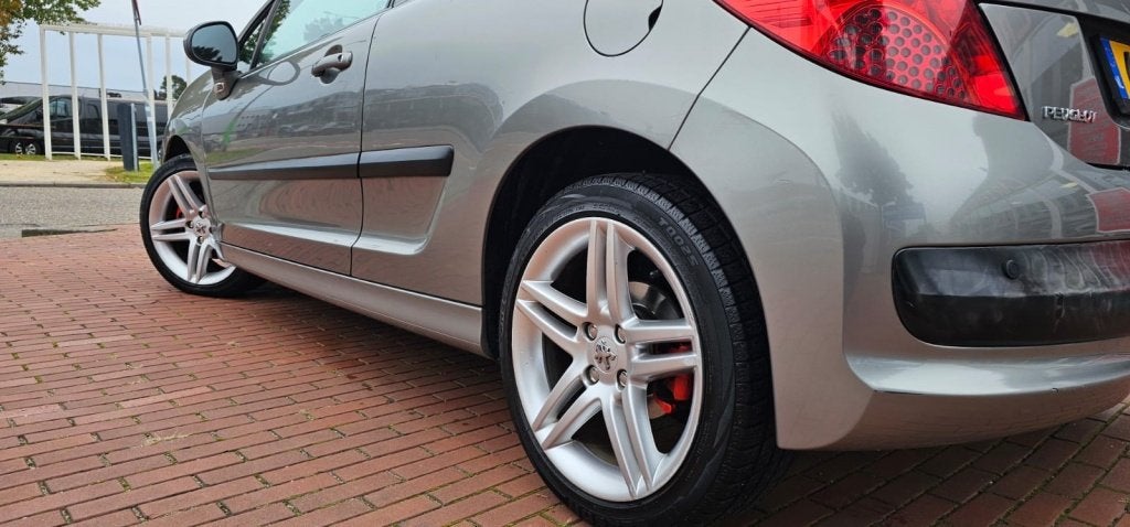 Foto 18 van Peugeot 207 CC 1.6 VTi | leer airco elec kap nederlandse aut