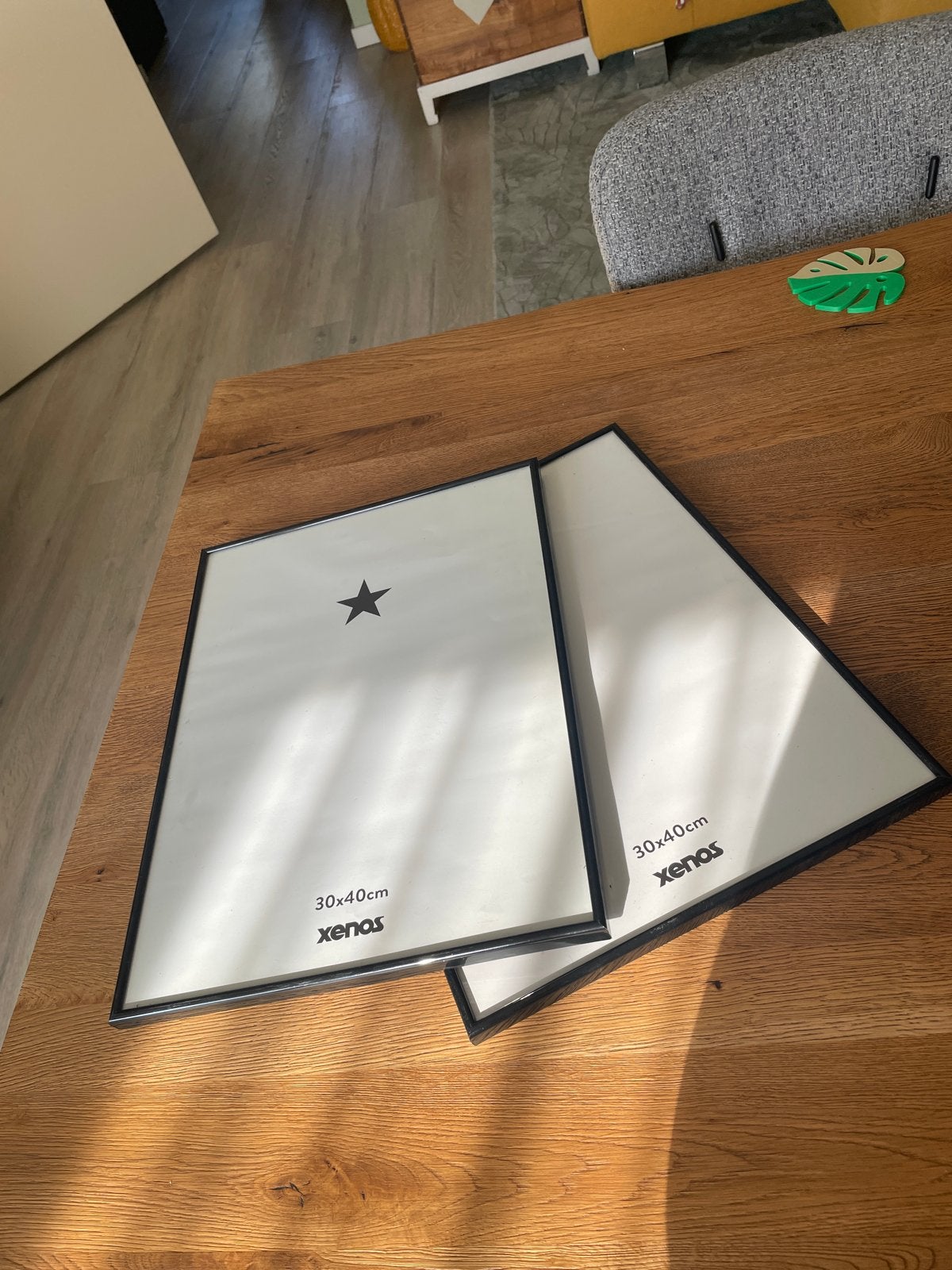 2x Zwarte fotolijst 30x40cm van Xenos, Ophalen, Kunststof, Zo goed als nieuw, Fotolijst