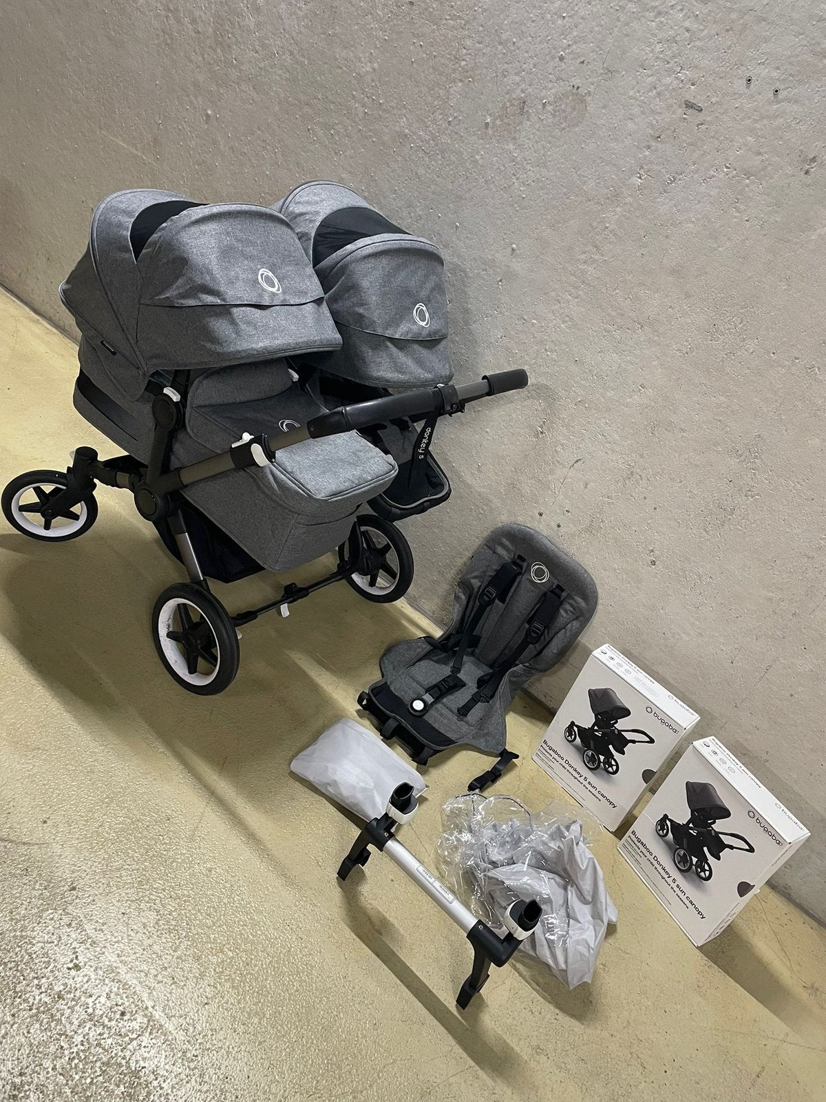 Bugaboo donkey 5 duo Graphite Grey Nieuwe onderdelen, Support@bugaboo.com, Bugaboo, Ophalen of Verzenden, Zo goed als nieuw