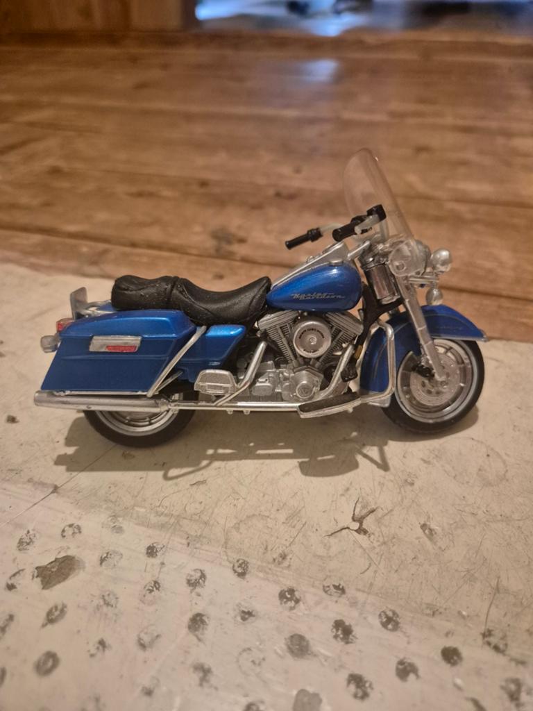 Verzameling van 8 gedetailleerde modelmotoren, Hobby en Vrije tijd, Modelbouw | Auto's en Voertuigen, Overige merken, Gebruikt