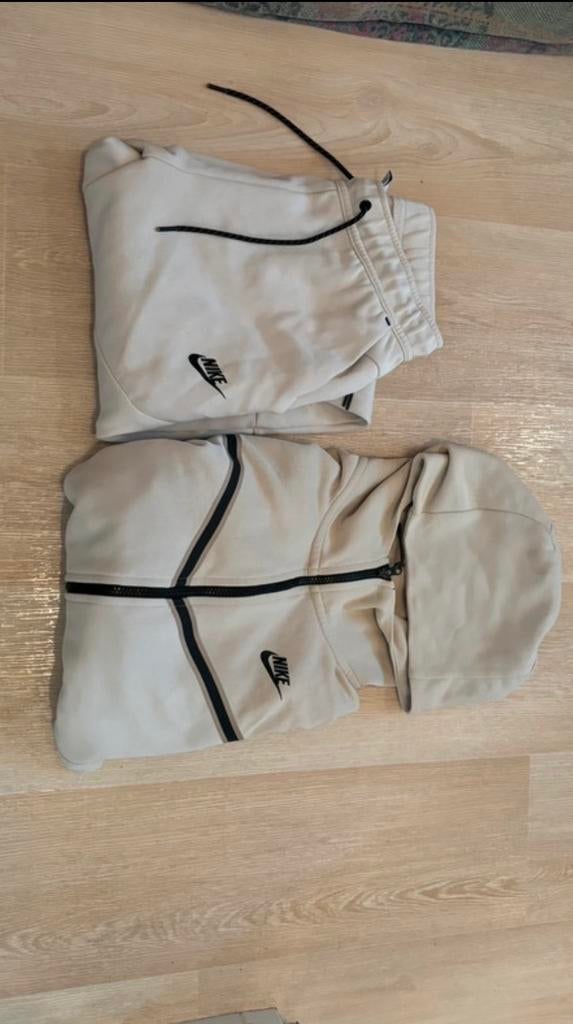 Nike tech pak beige, Kleding | Heren, Sportkleding, Gedragen, Algemeen, Maat 46 (S) of kleiner, Beige, Ophalen of Verzenden