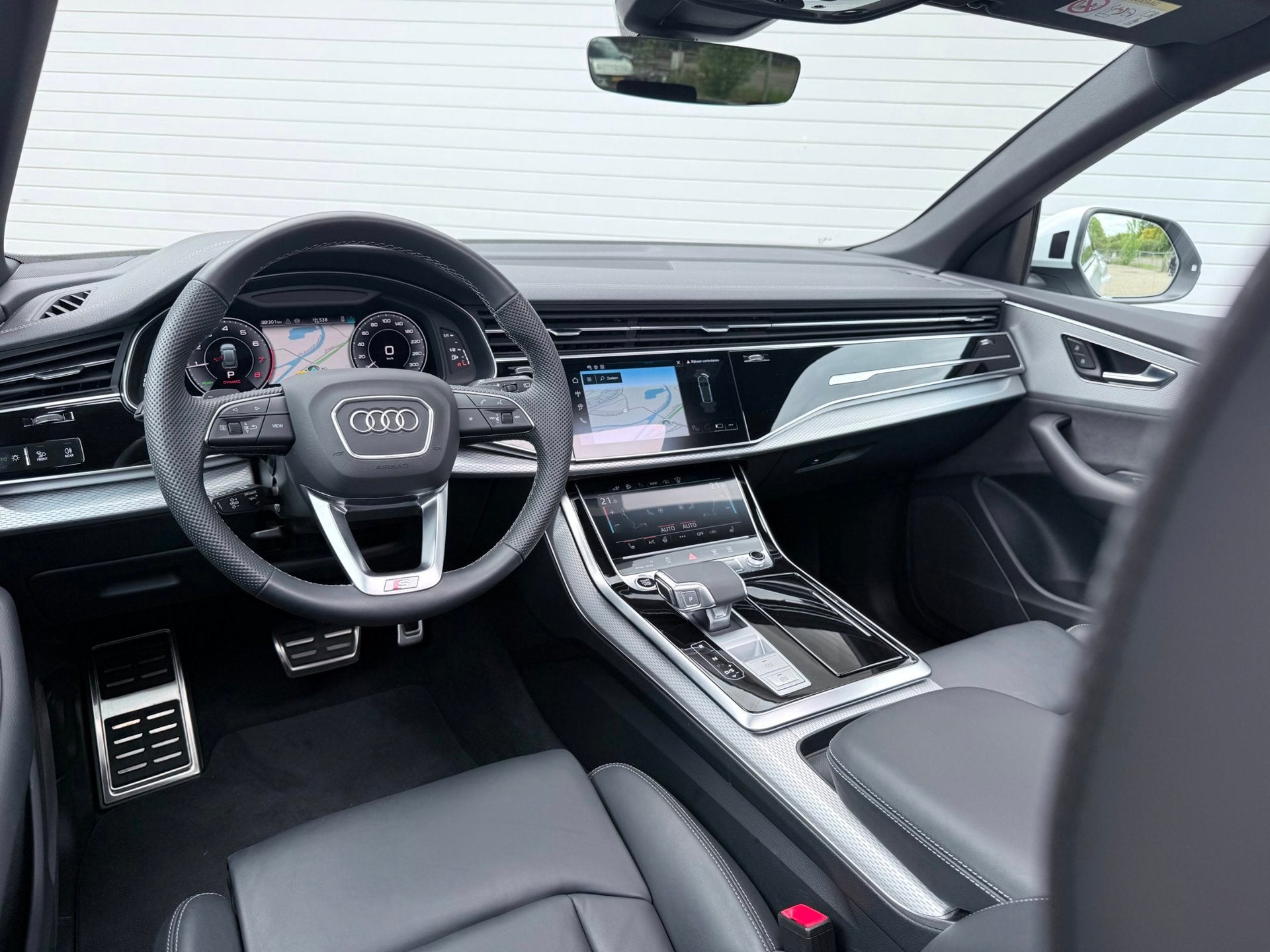Audi Q8 55 TFSI e quattro Pro Line S|PANO|ACC|23 INCH|T.HAAK, Auto's, Automaat, Dealer onderhouden, Gebruikt, Q8