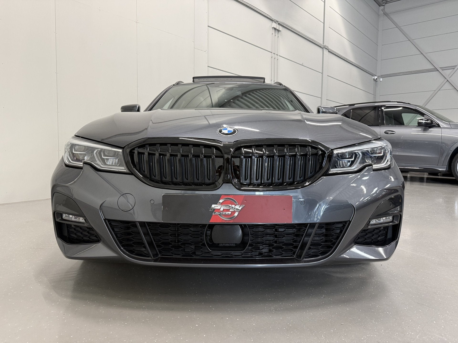 BMW 3 Serie Touring 330e M-Sport PANO/LASER/HEAD-UP/CAMERA/A, Auto's, Achterwielaandrijving, Gebruikt, Zwart, 4 cilinders