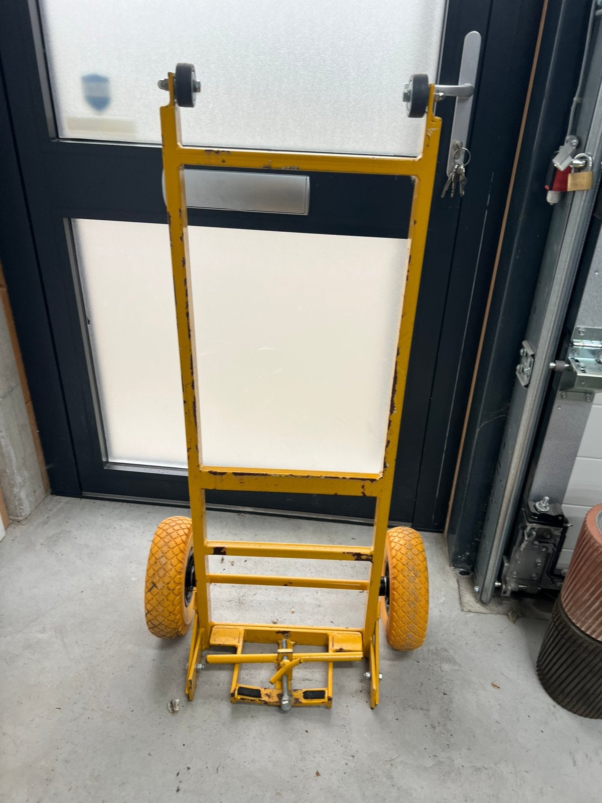 Transportkar hummel parketschuurmachine, Doe-het-zelf en Verbouw, 100 liter of meer, Ophalen of Verzenden, Zo goed als nieuw, Transportkar