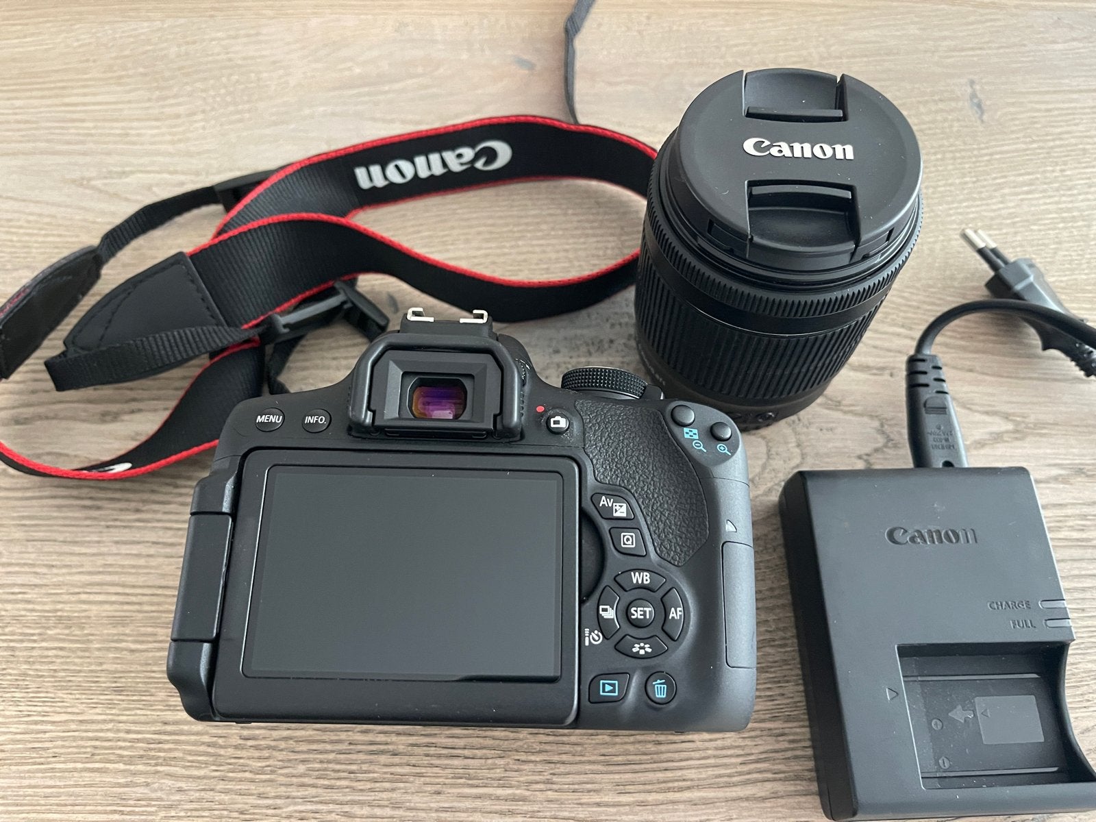 Foto 3 van Canon EOS 750D Spiegelreflexcamera met 18-55mm lens