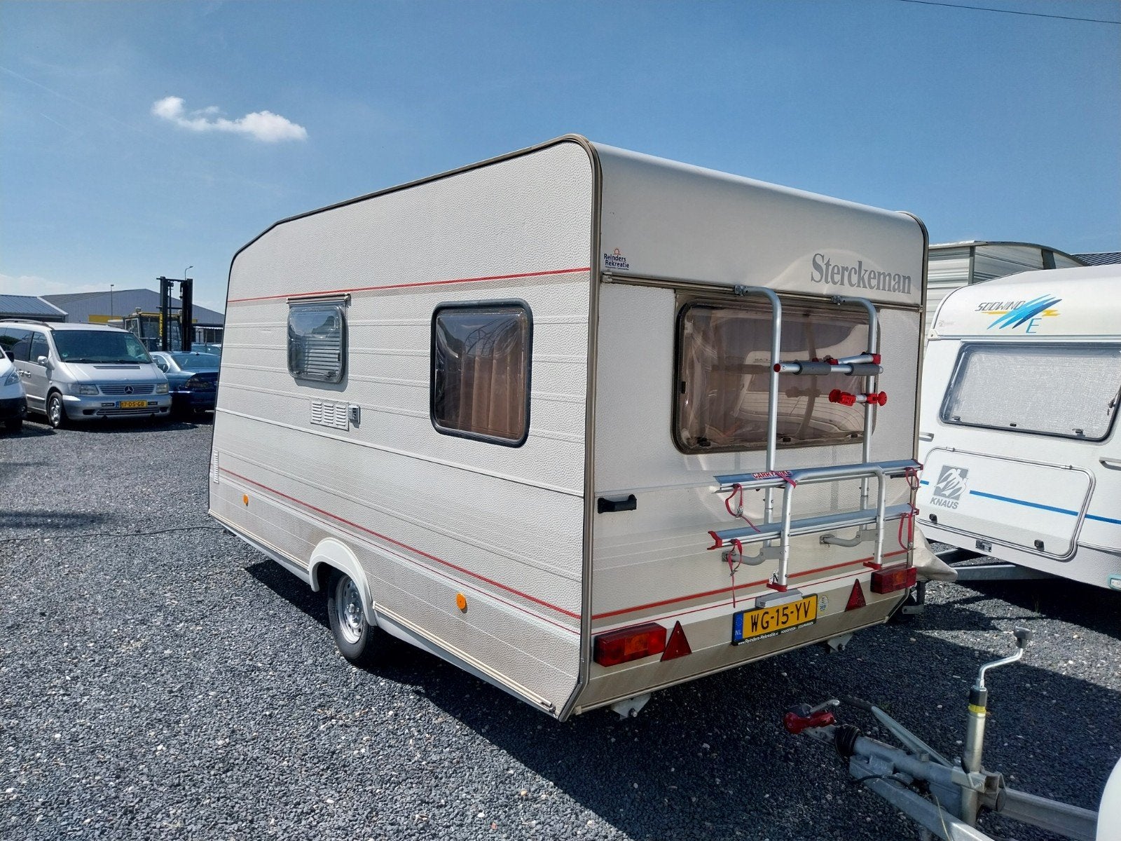 Te huur aangeboden  4 persoons caravan (637 kg), Caravans en Kamperen, Verhuur