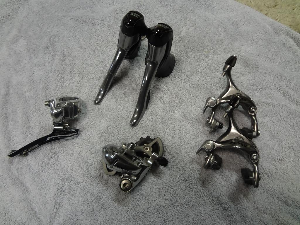 Nieuw Shimano 105 10 sp dubbel groep (5), Ophalen of Verzenden, Nieuw, Overige typen