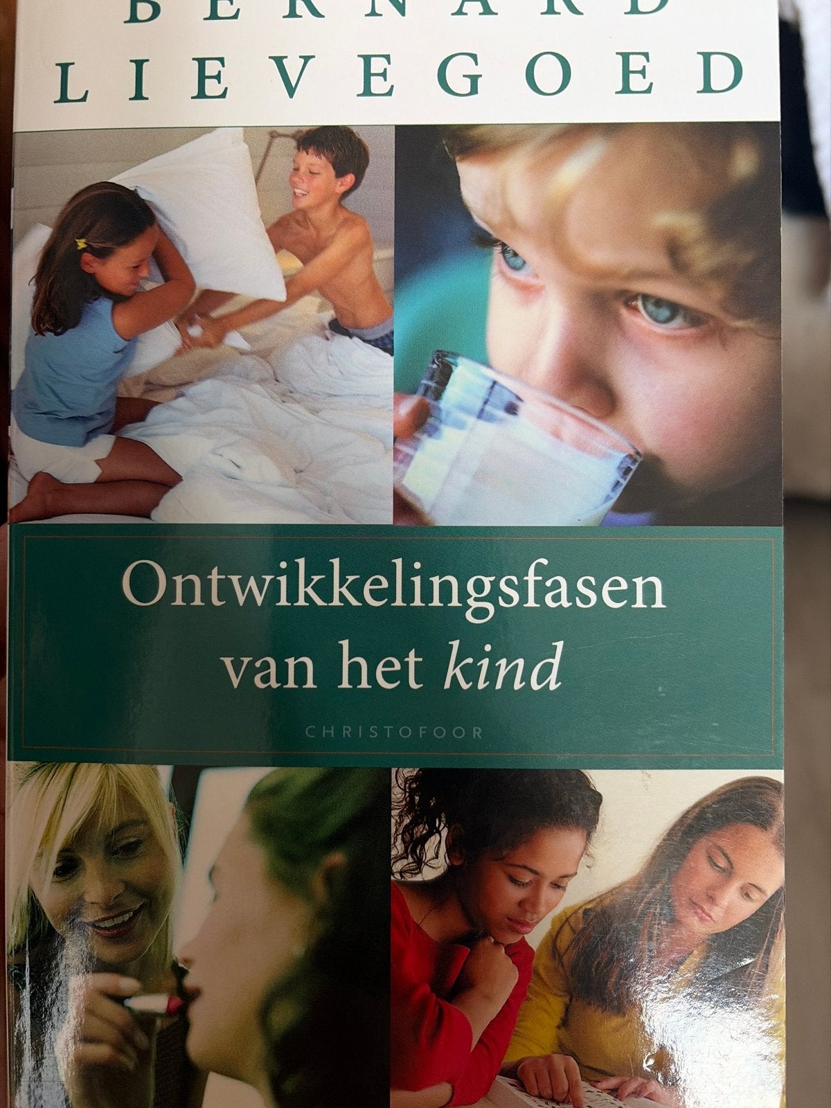 Ontwikkelingsfasen van het kind - Bernard Lievegoed, Ophalen of Verzenden, Gelezen, Opvoeding tot 6 jaar