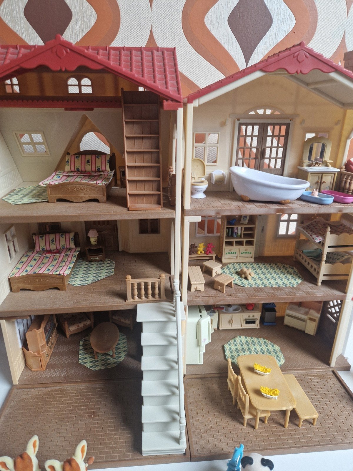 Grote Sylvanian Families set met huis, meubels en figuren, Ophalen, Gebruikt, Jongen of Meisje