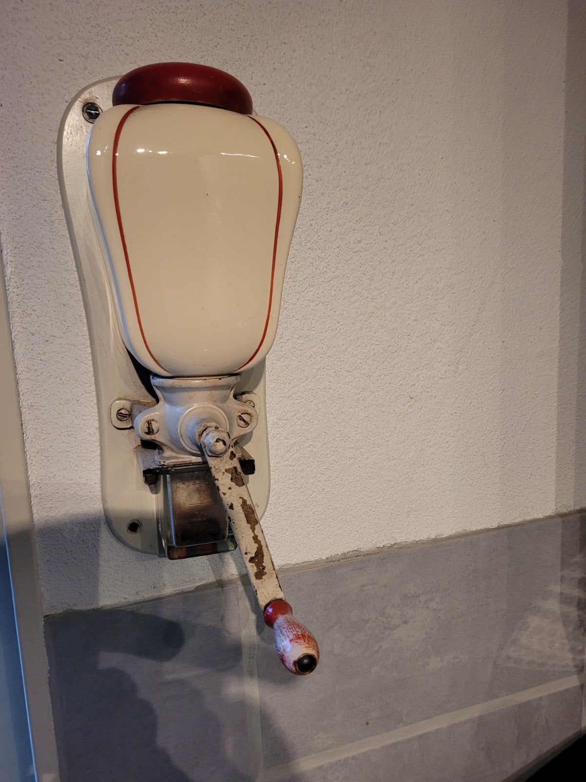 Vintage wandkoffiemolen - Jaren '50 design, Ophalen