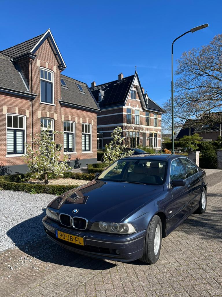 BMW 5-Serie 2.2 I 520 AUT 2002 Blauw, Auto's, Achterwielaandrijving, Blauw, 170 pk, Sedan