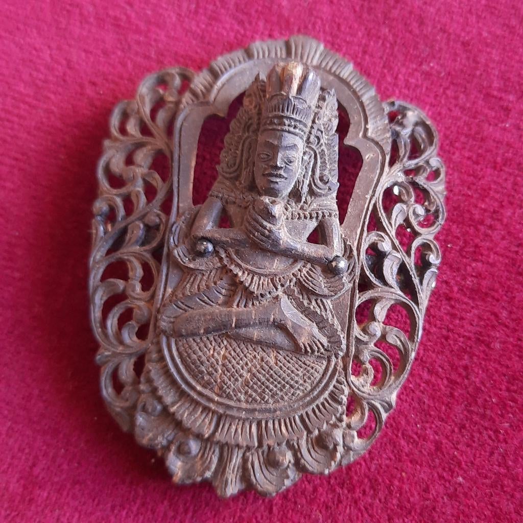 Indonesië Bali: Boeddhistische Broche van Kokosnoot, Verzenden, Zilver, Overige materialen