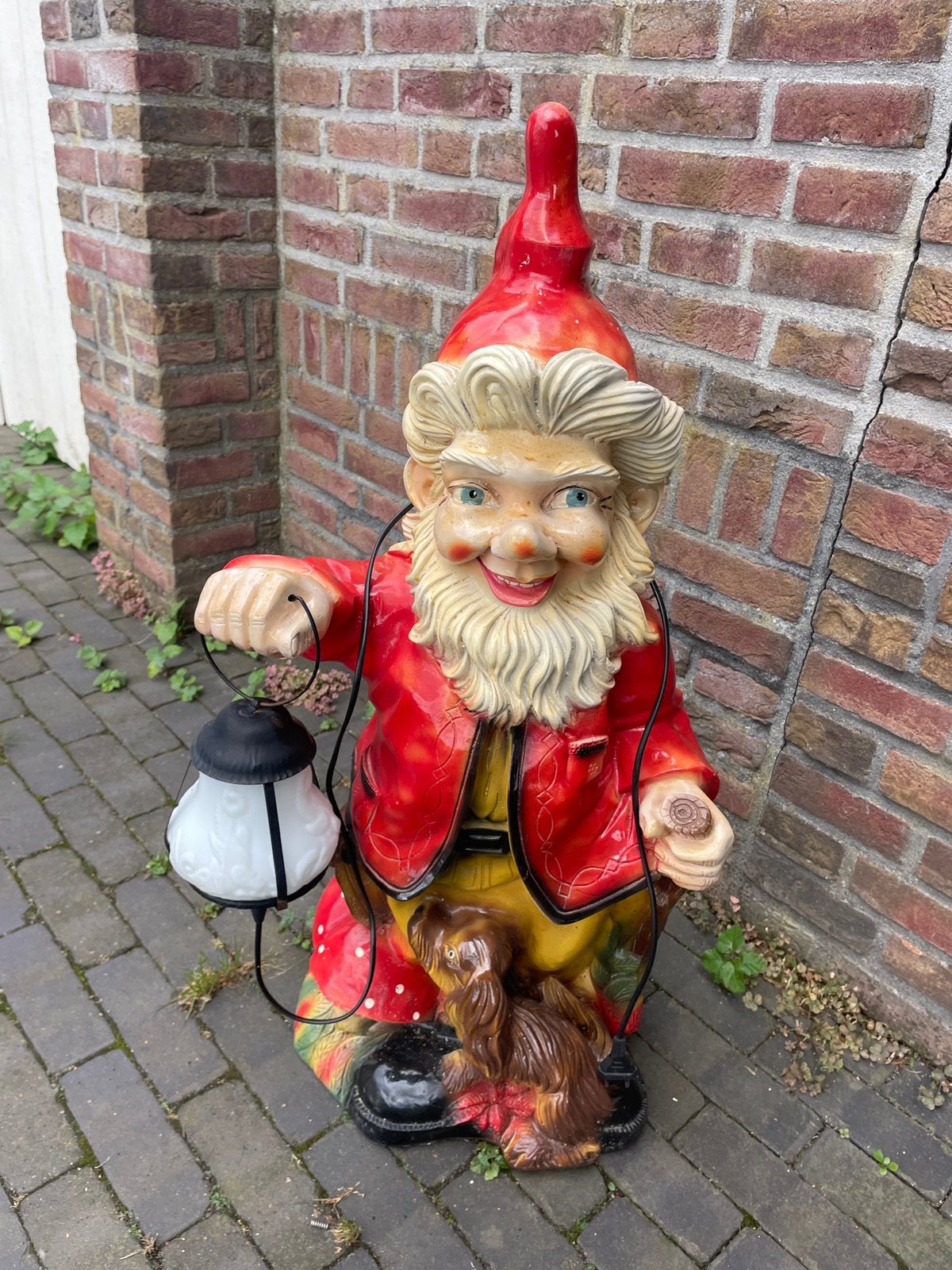 Grote vintage tuinkabouter 100 cm met hond en lantaarn, Tuin en Terras, Ophalen, Zo goed als nieuw, Kunststof, Tuinkabouter