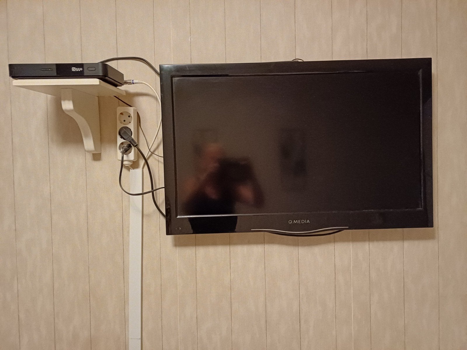 Q.Media TV, Audio, Tv en Foto, Televisies, Gebruikt, 50 Hz, Minder dan 40 cm, Ophalen