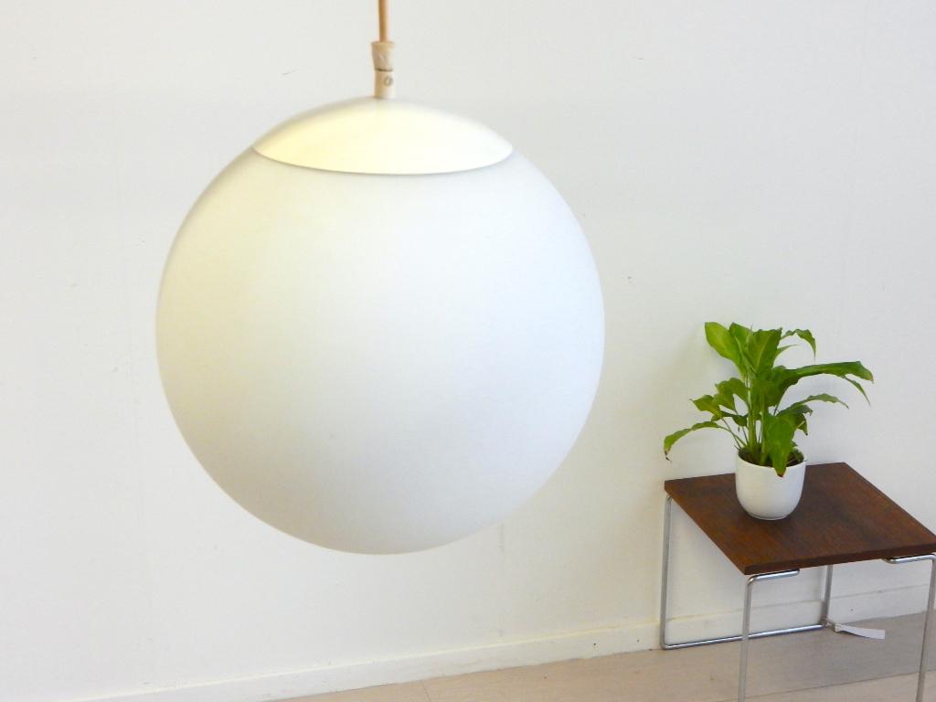 retro vintage lamp hanglamp jaren 60 / 70 melkglas wit bol, Gebruikt, ., Vintage, Ophalen of Verzenden