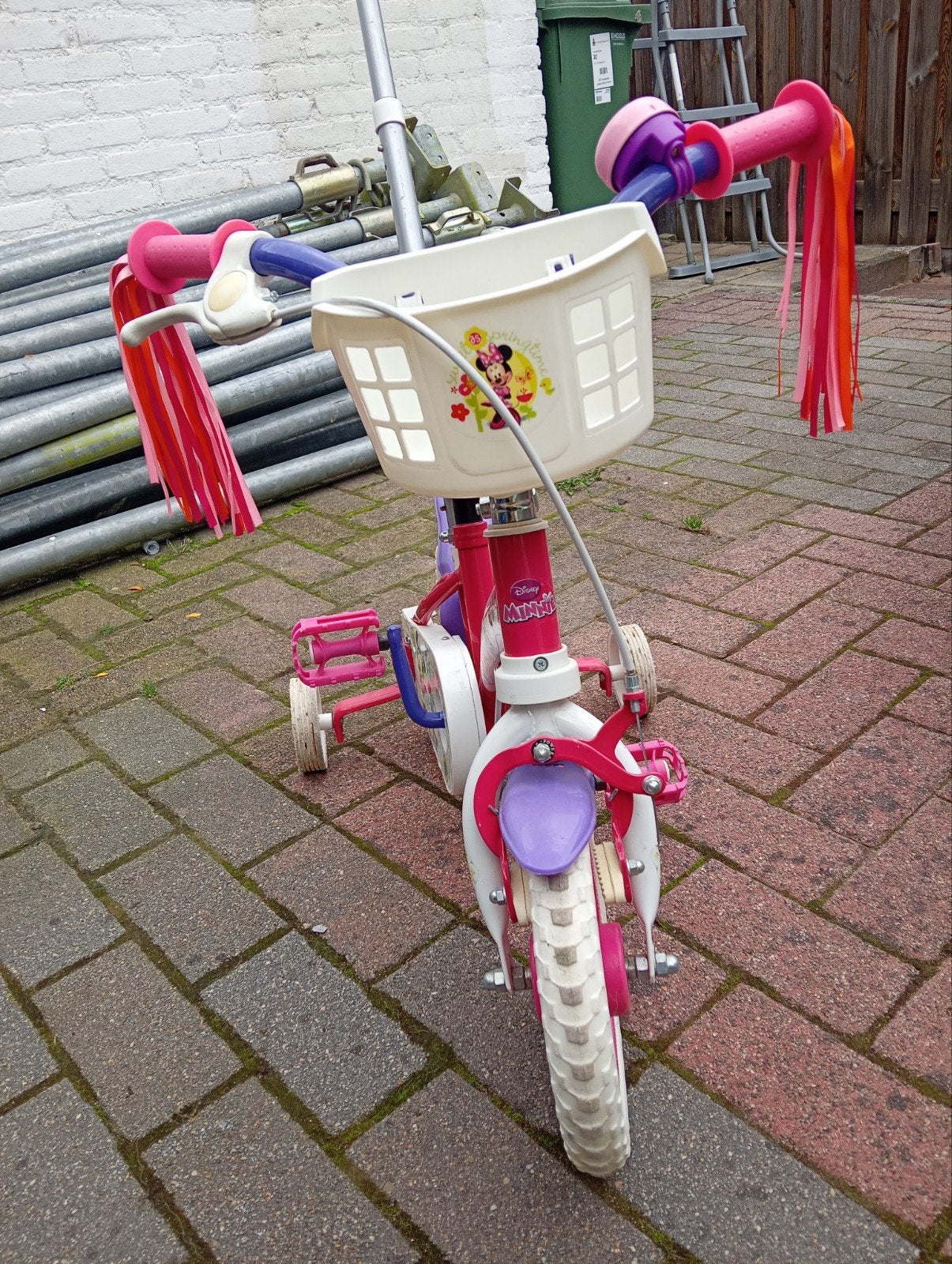 Minnie Mouse kinderfiets met zijwieltjes en duwstang, Ophalen, Zijwieltjes, Gebruikt, Velgrem