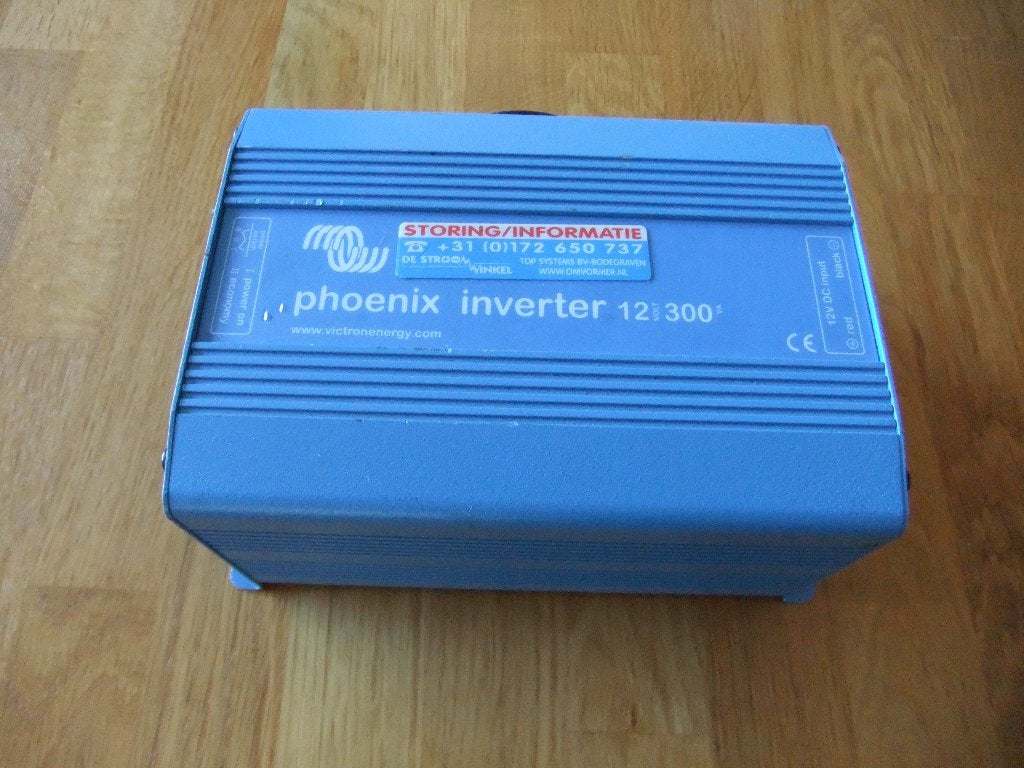 Victron Phoenix 12/300 omvormer., Ophalen of Verzenden, Zo goed als nieuw, Overige typen