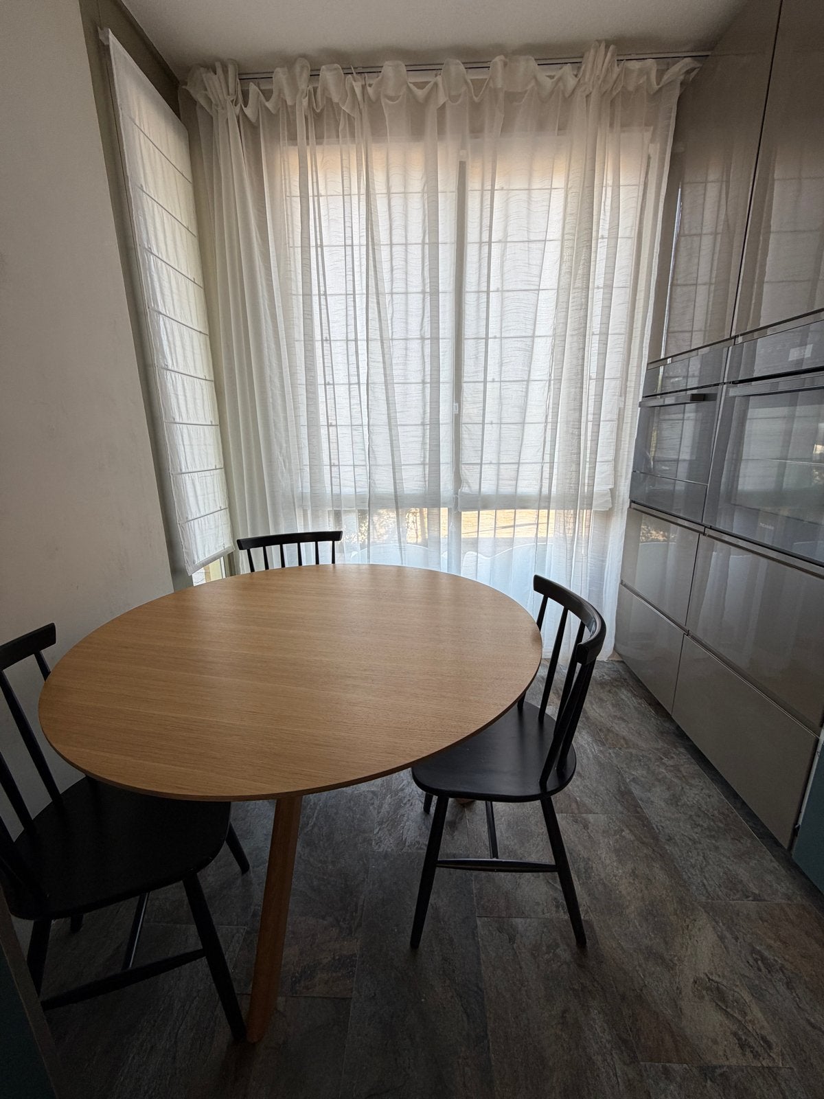 HAY houten ronde tafel 120cm - Zeer goede staat, Ophalen, Zo goed als nieuw, Rond, Overige houtsoorten